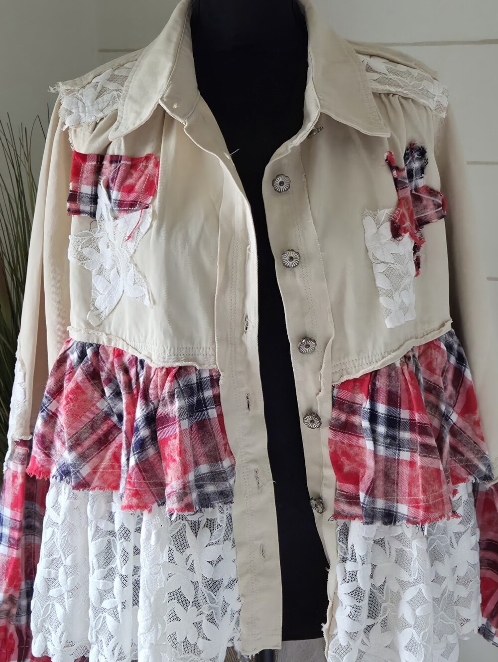 POL S Plaid & Star Lace Western Cowgirl Autumn Boho Button Up Tiered Shacket